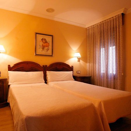 Hostal Victoria III Мадрид Экстерьер фото