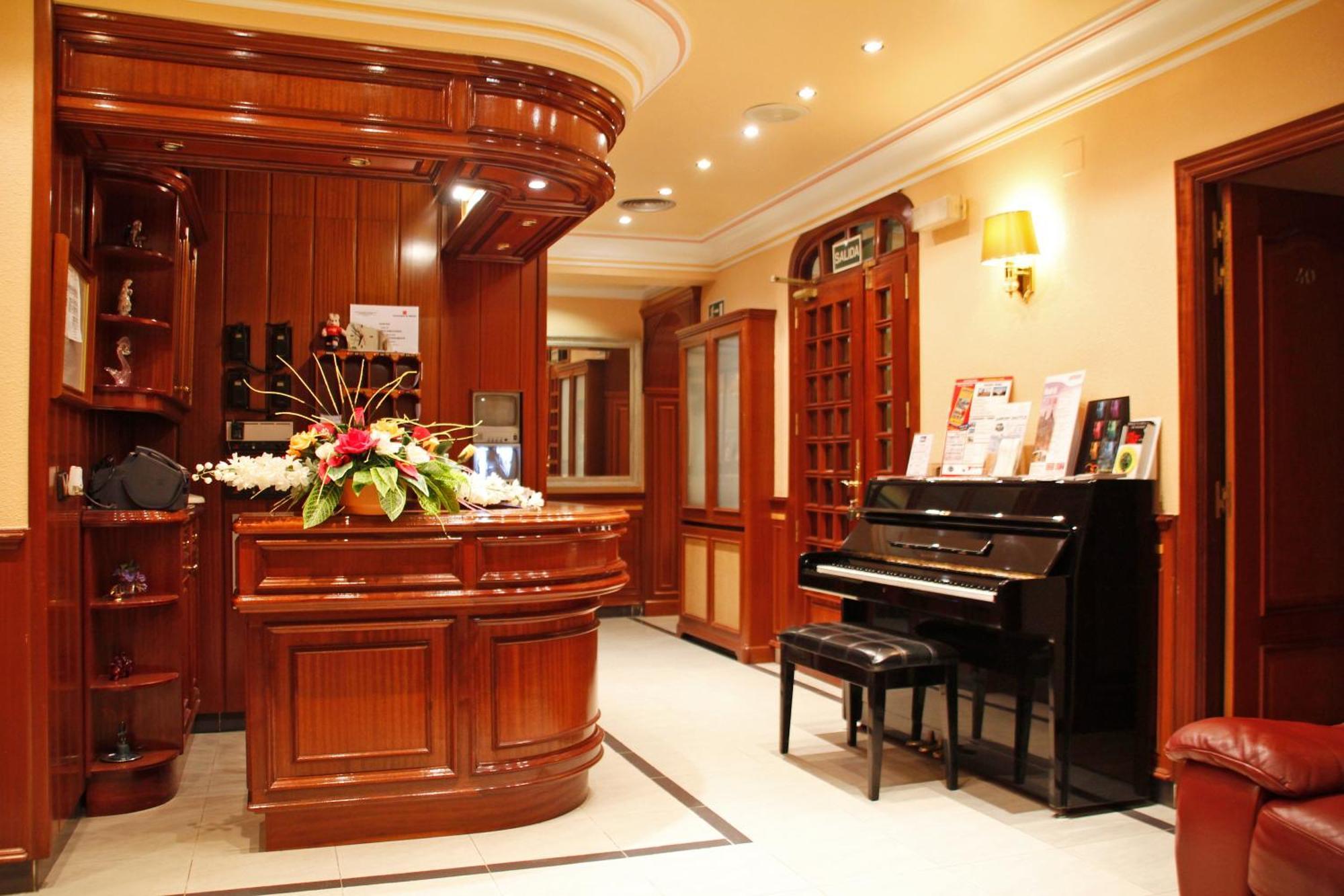 Hostal Victoria III Мадрид Экстерьер фото