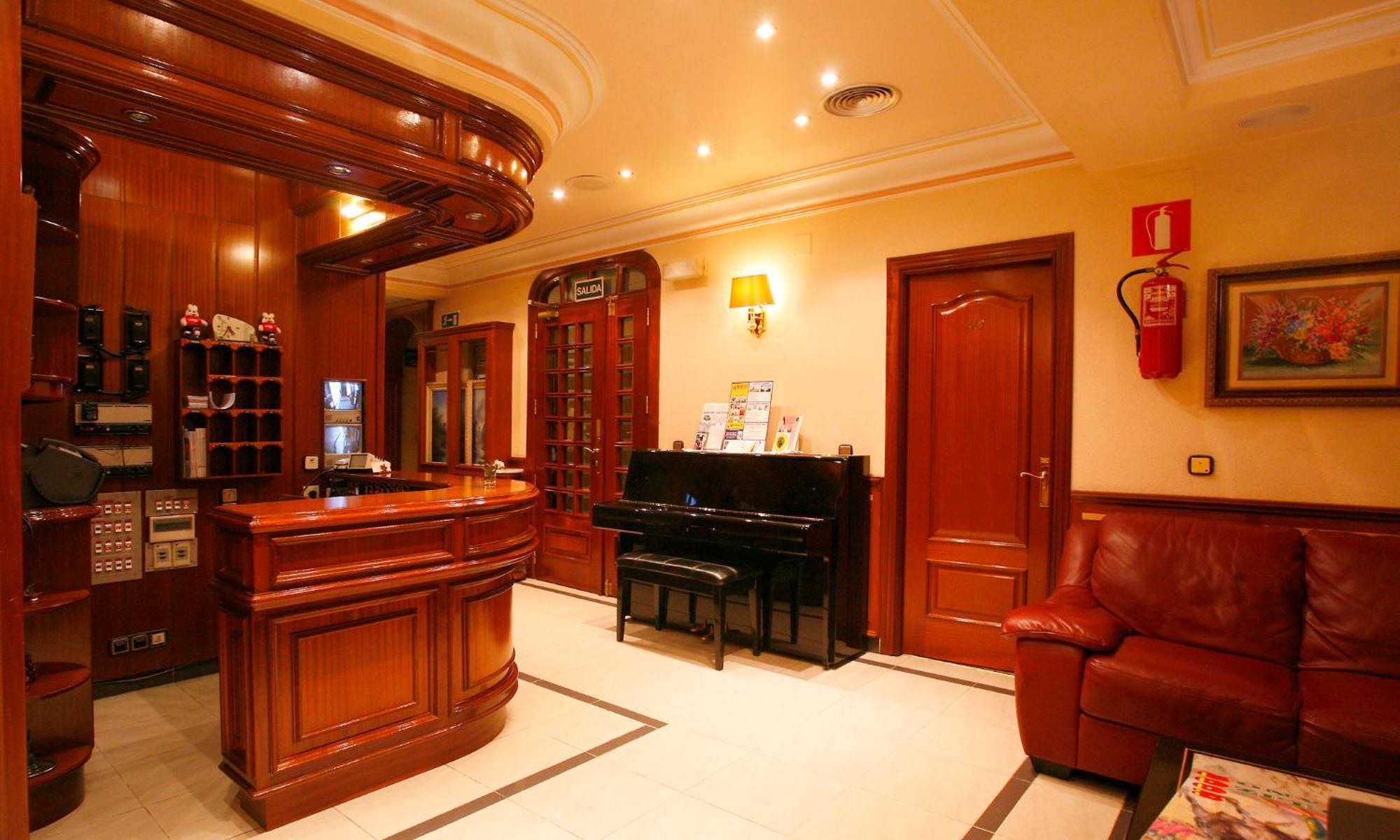 Hostal Victoria III Мадрид Экстерьер фото