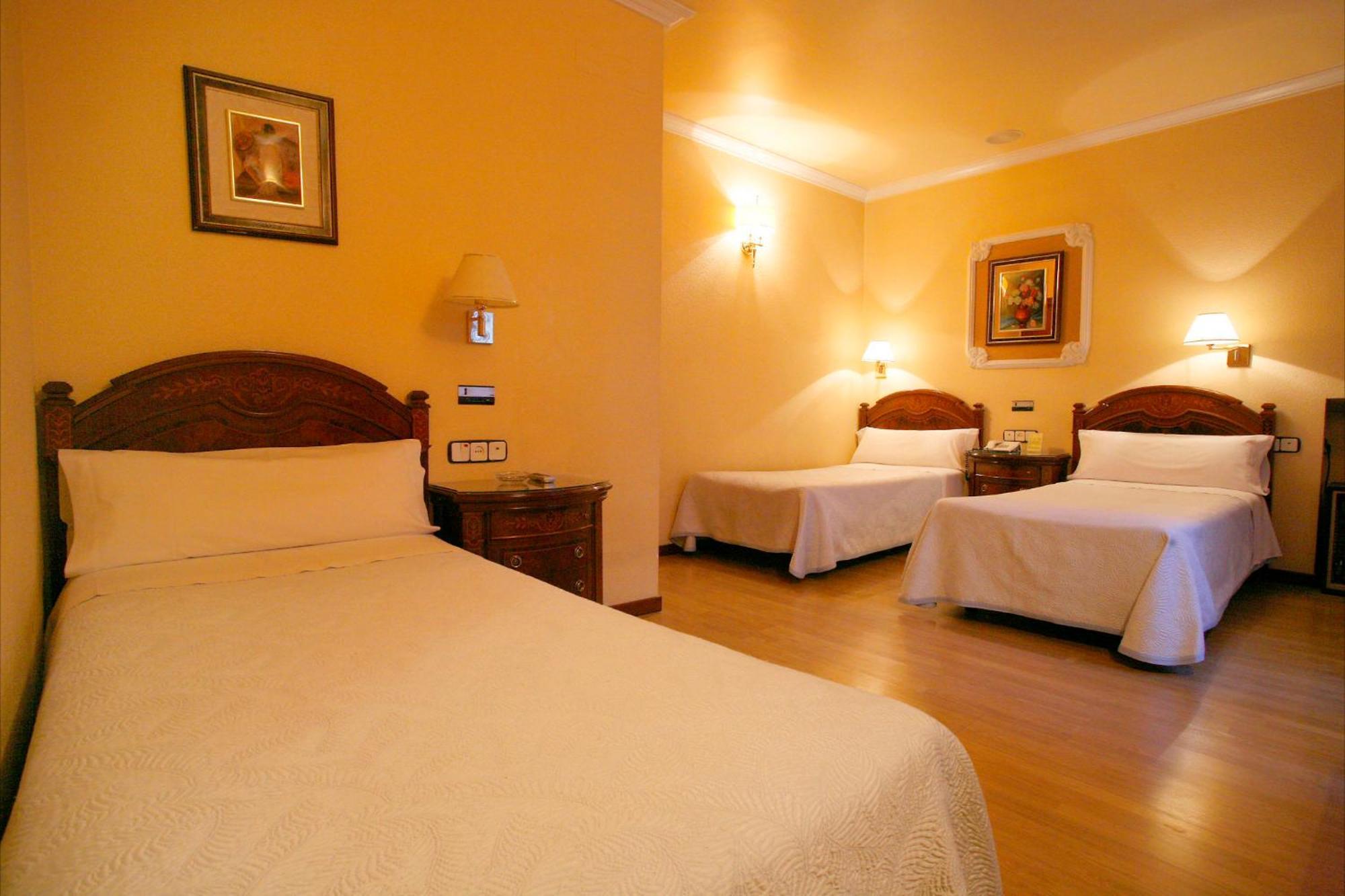 Hostal Victoria III Мадрид Экстерьер фото